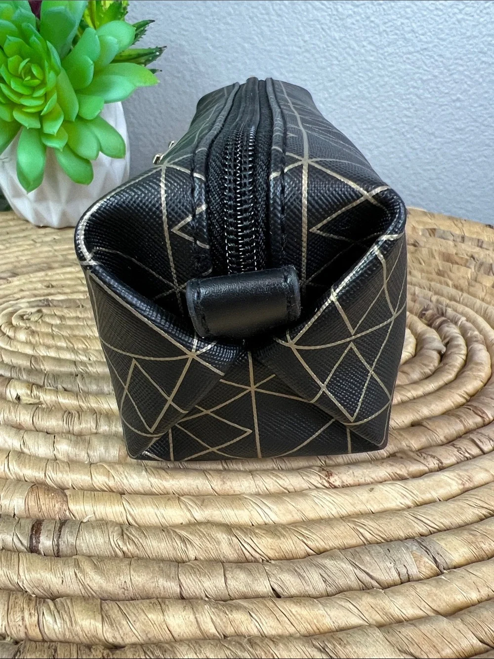 NEW Stella & Dot Black Cosmetic Pouch with Gold Geometric Design Slim Pouf